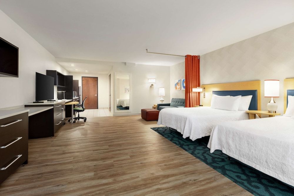 undefined Home2 Suites by Hilton NY Long Island City/Manhattan View 4