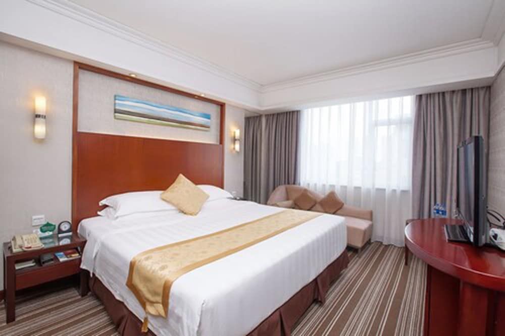 Executive Deluxe Suite
