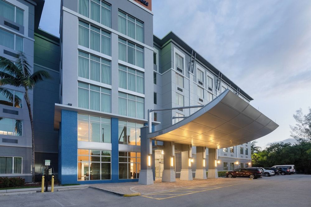 undefined Holiday Inn Express Miami Airport Blue Lagoon Area by IHG 3