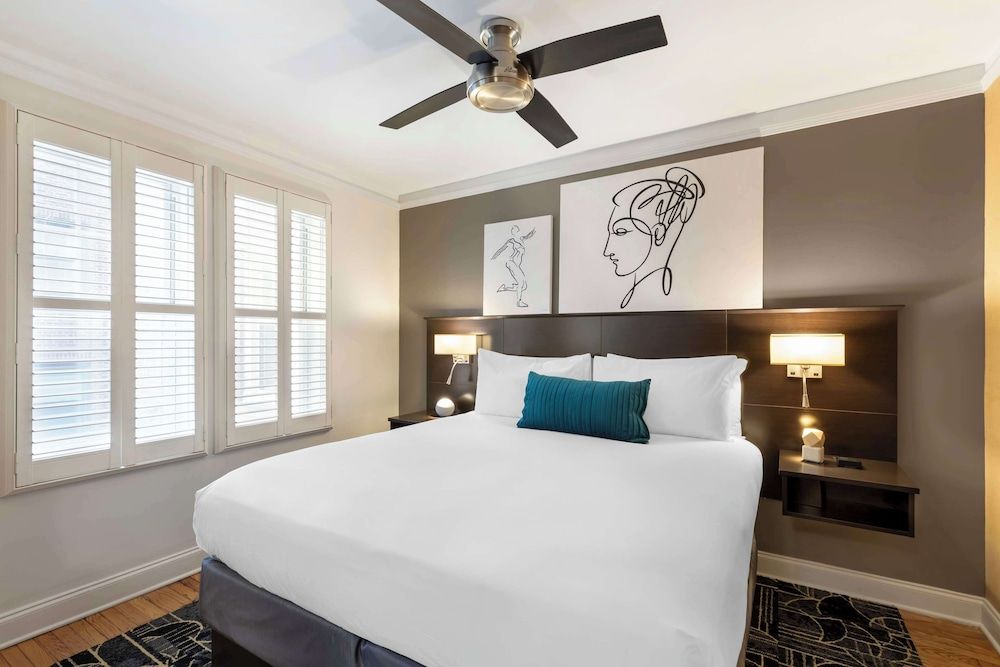 Suite, 1 King Bed, Kitchenette, Annex Building (with Sofabed)