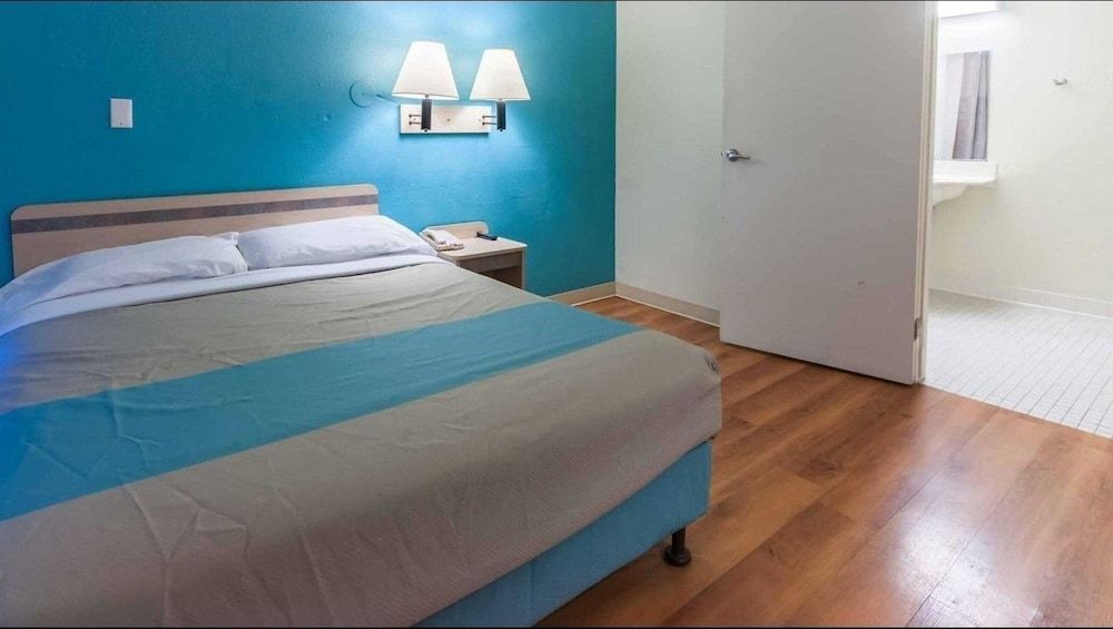 Standard Room, 1 Queen Bed, Non Smoking