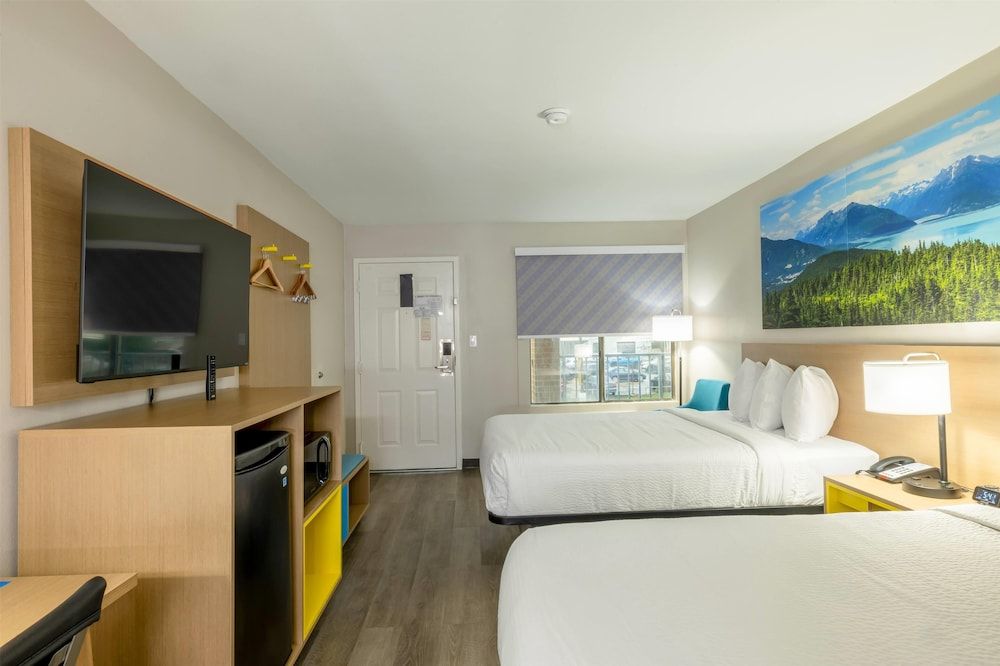 Days Inn & Suites by Wyndham Bossier City/Casino Area 2 Double Beds, Non-Smoking 5