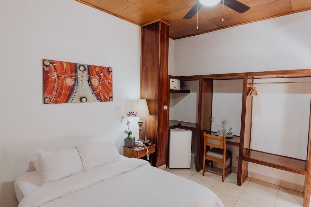 Dunn Inn Standard Room 4