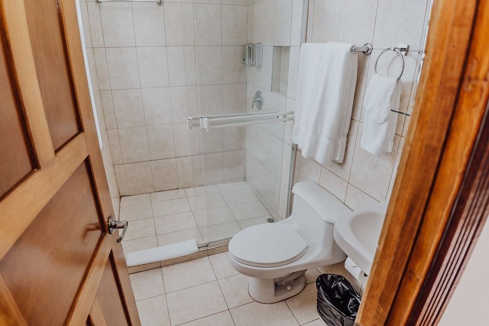 Dunn Inn Standard Room 5