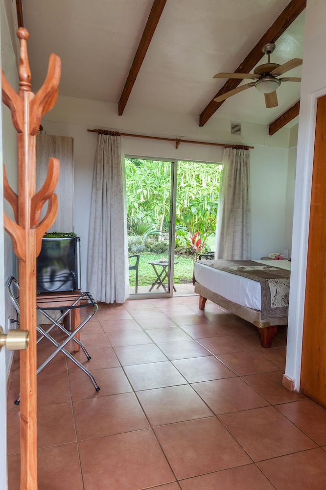 Easter Island Ecolodge Single Room, Garden View 8
