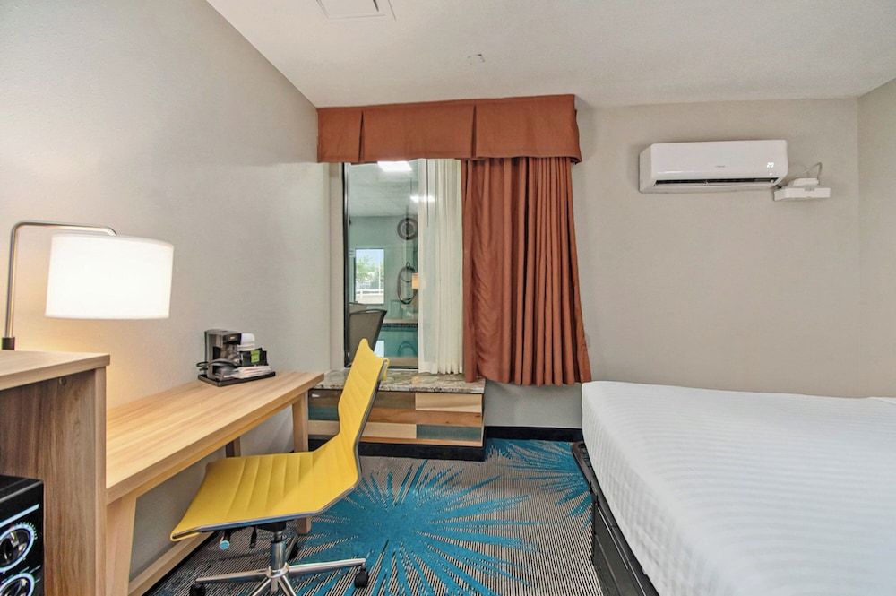 Room, 2 Queen Beds, Non Smoking