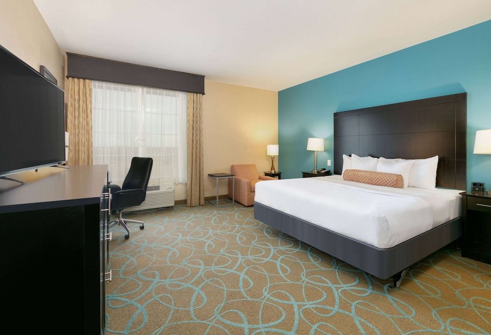 Room, 1 King Bed, Accessible, Non Smoking (Mobility Accessible)