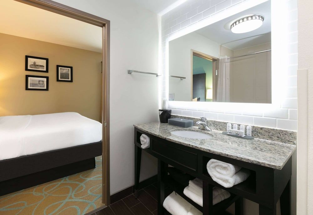 Deluxe Suite, Multiple Beds, Non Smoking (Deluxe Family Suite)