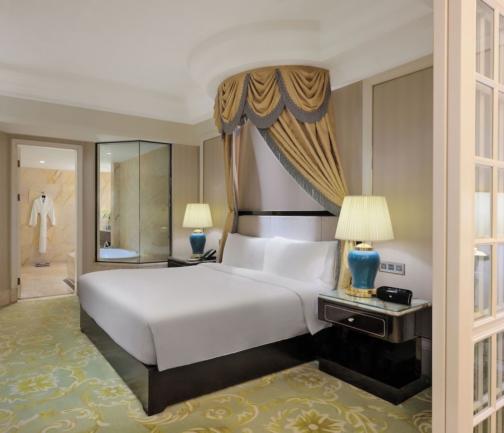 Suite, 1 Bedroom, Courtyard View