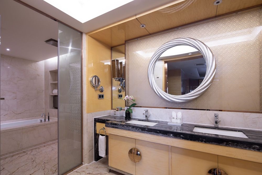 Executive Suite, 1 King Bed, Non Smoking