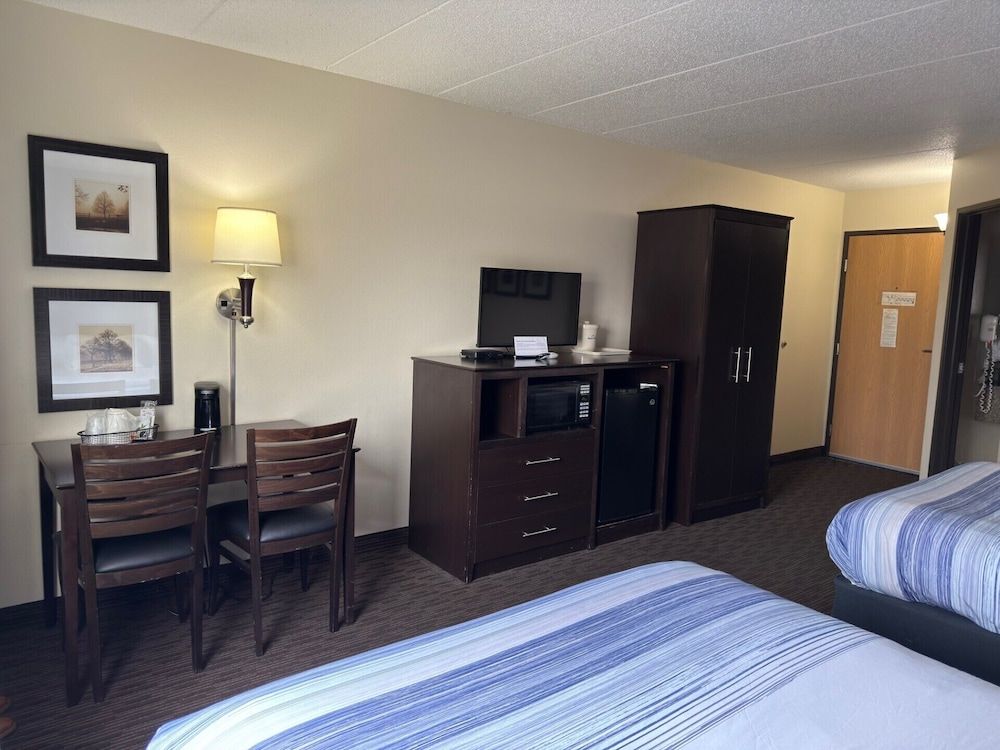 Room, 2 Queen Beds, Non Smoking (Pet-Friendly)