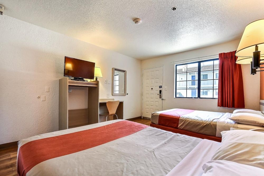 Standard Room, 2 Double Beds, Non Smoking