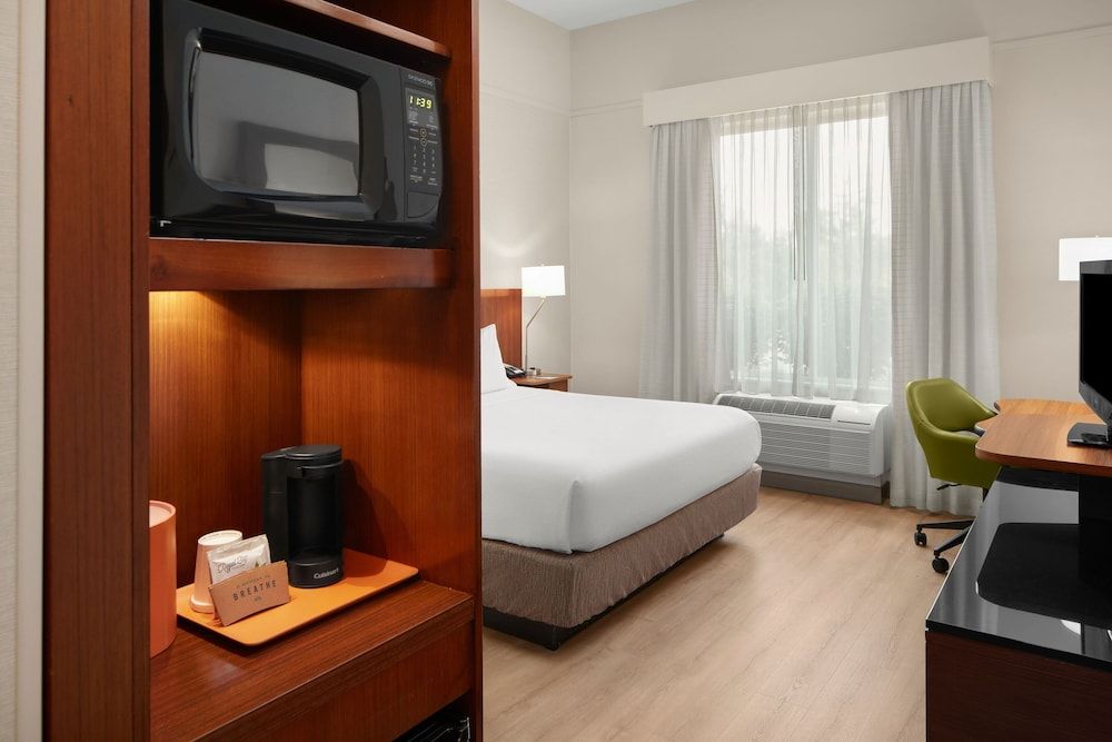 Room, 1 King Bed, Non Smoking