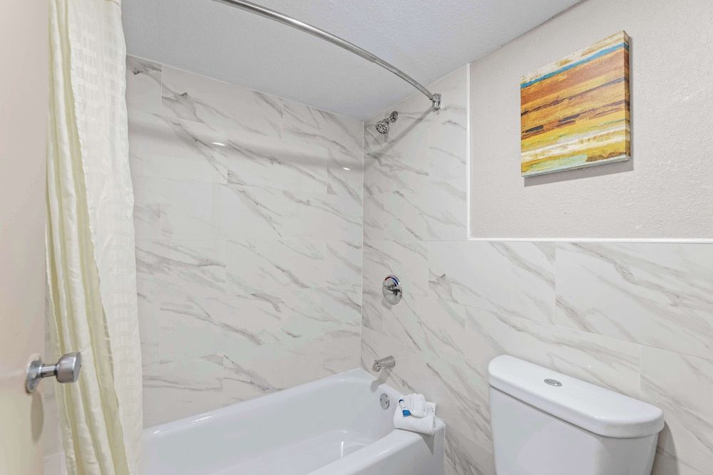 Americas Best Value Inn Ft. Worth Hurst Deluxe Room, 2 Double Beds, Smoking 10