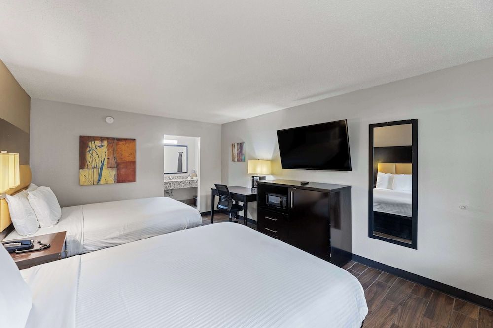 Americas Best Value Inn Ft. Worth Hurst Deluxe Room, 2 Double Beds, Smoking 2