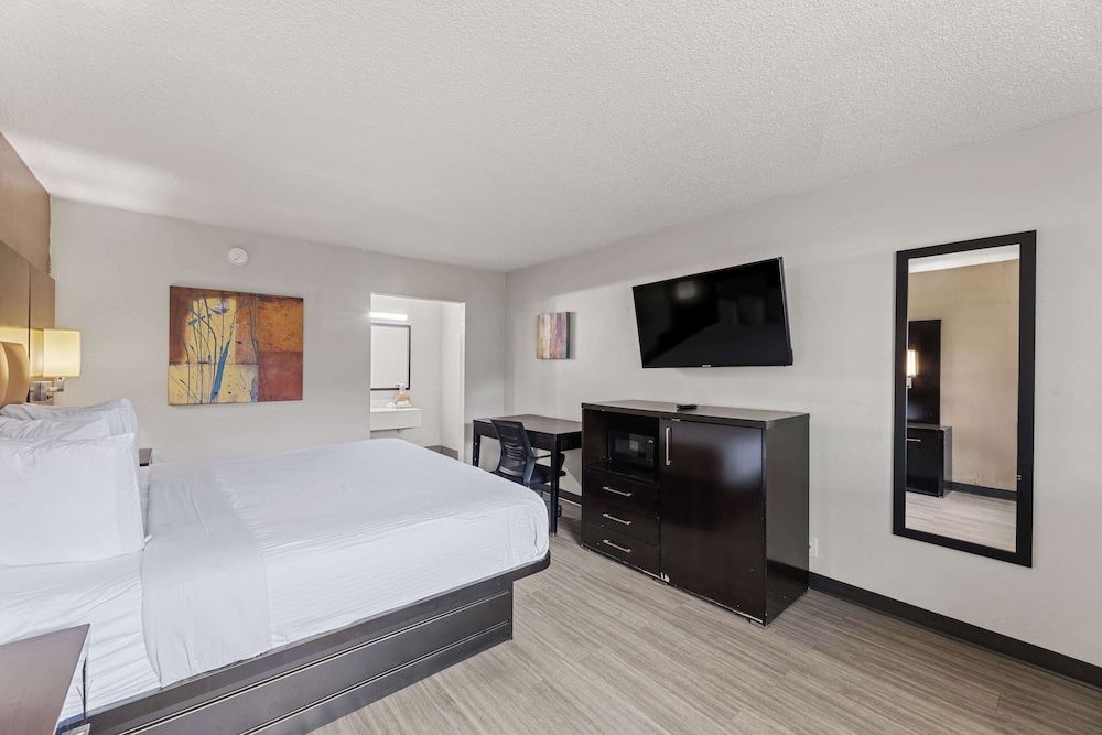 Americas Best Value Inn Ft. Worth Hurst Business Room, 1 King Bed, Smoking 2