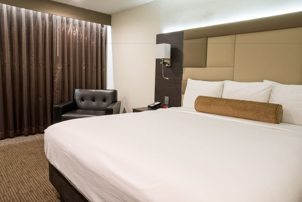 Hotel Xilo Glendale