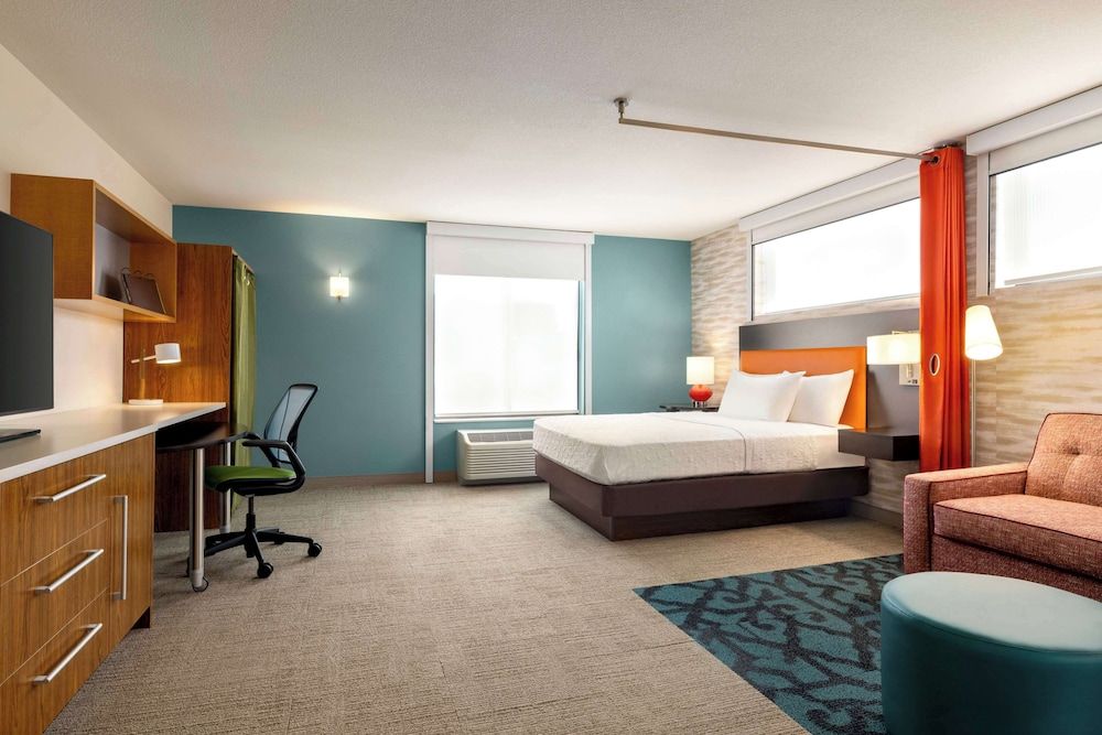 Premium Room, 1 Queen Bed, Accessible, Bathtub (Mobility & Hearing)