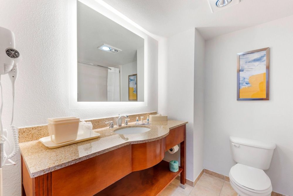 Comfort Inn - Killeen near Fort Hood Standard Room, 1 King Bed, Non Smoking 4