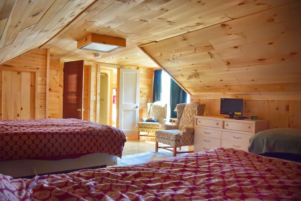 Standard Room (2 Doubles, 1 Single Bed)