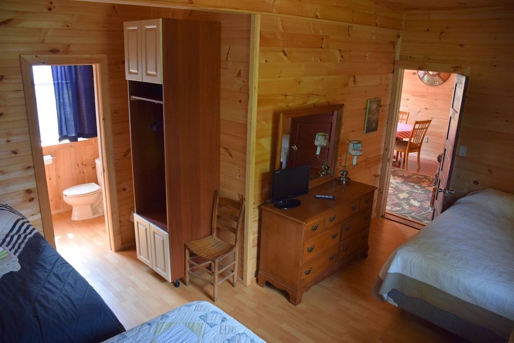 Room (3 Queen Beds)