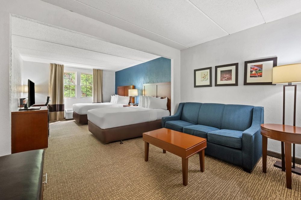 Suite, 2 Double Beds, Non Smoking
