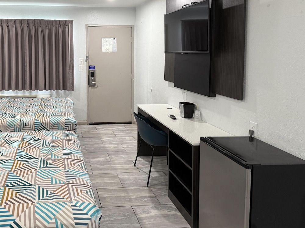 Standard Room, 2 Double Beds, Non Smoking
