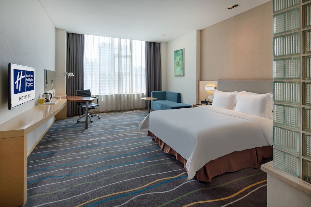 Standard Room, 1 Queen Bed, Accessible (Mobility, Equipment, Roll-In Shower)