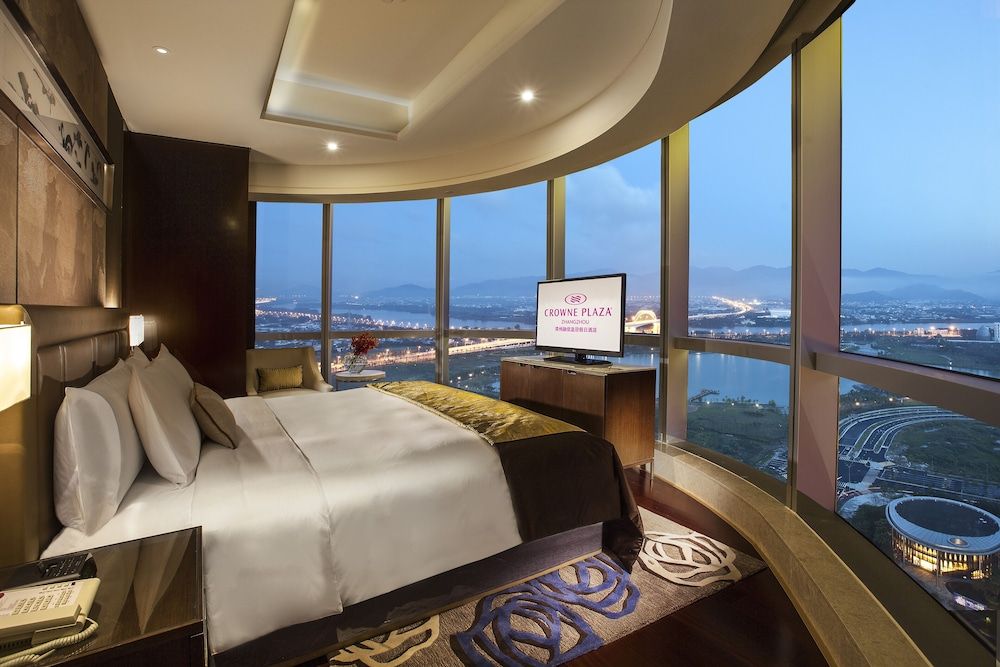 Executive Suite, 1 King Bed (Living Area)