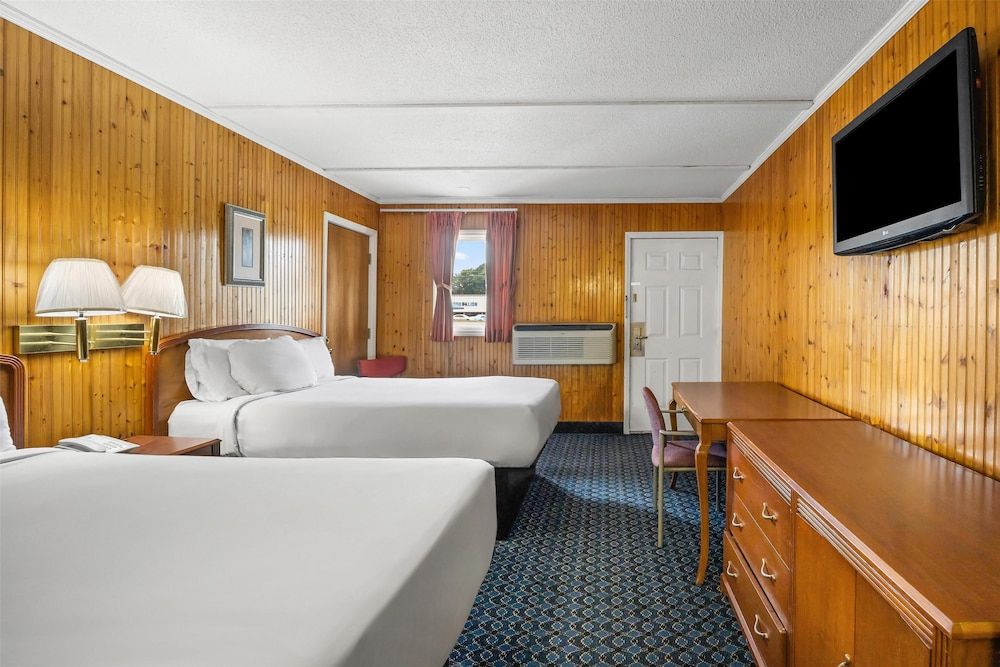 Americas Best Value Inn Roxboro Room, 2 Double Beds, Smoking 4