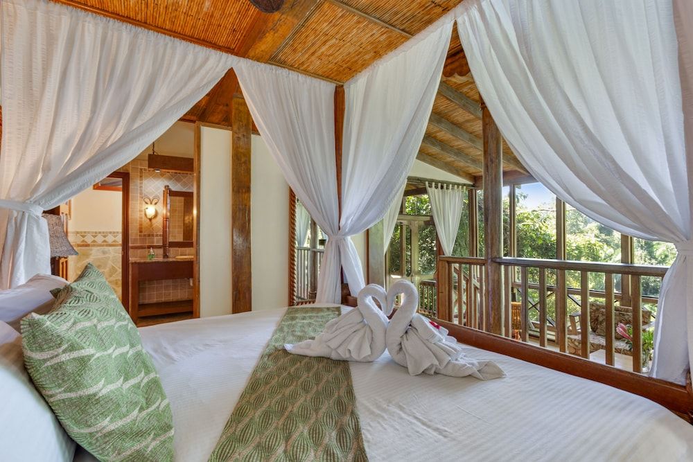 Ian Anderson's Caves Branch Adventure Co 1 Bedroom River View