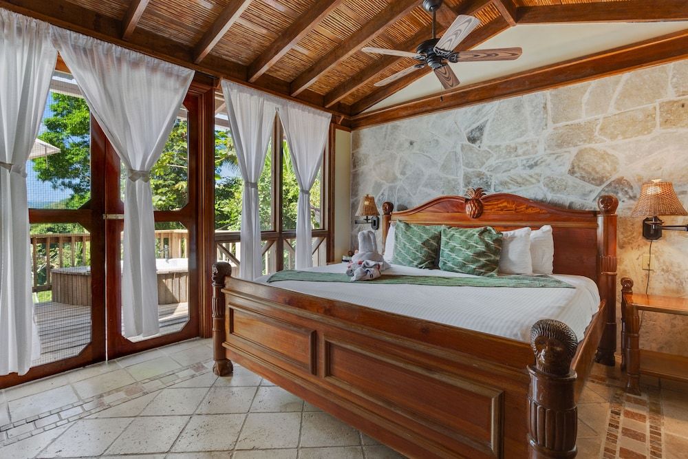 Ian Anderson's Caves Branch Adventure Co 2 Bedroom River View