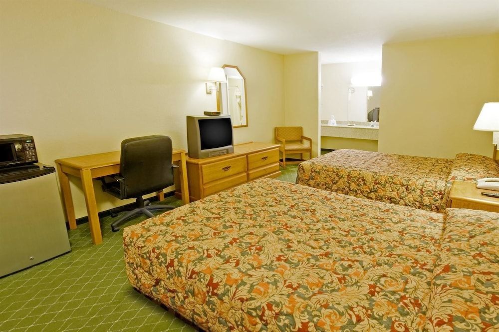 Room, 2 Queen Beds, Smoking