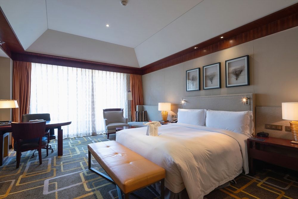 Hilton Qingdao Golden Beach KING EXECUTIVE ROOM - OCEAN VIEW LOUNGE ACCESS