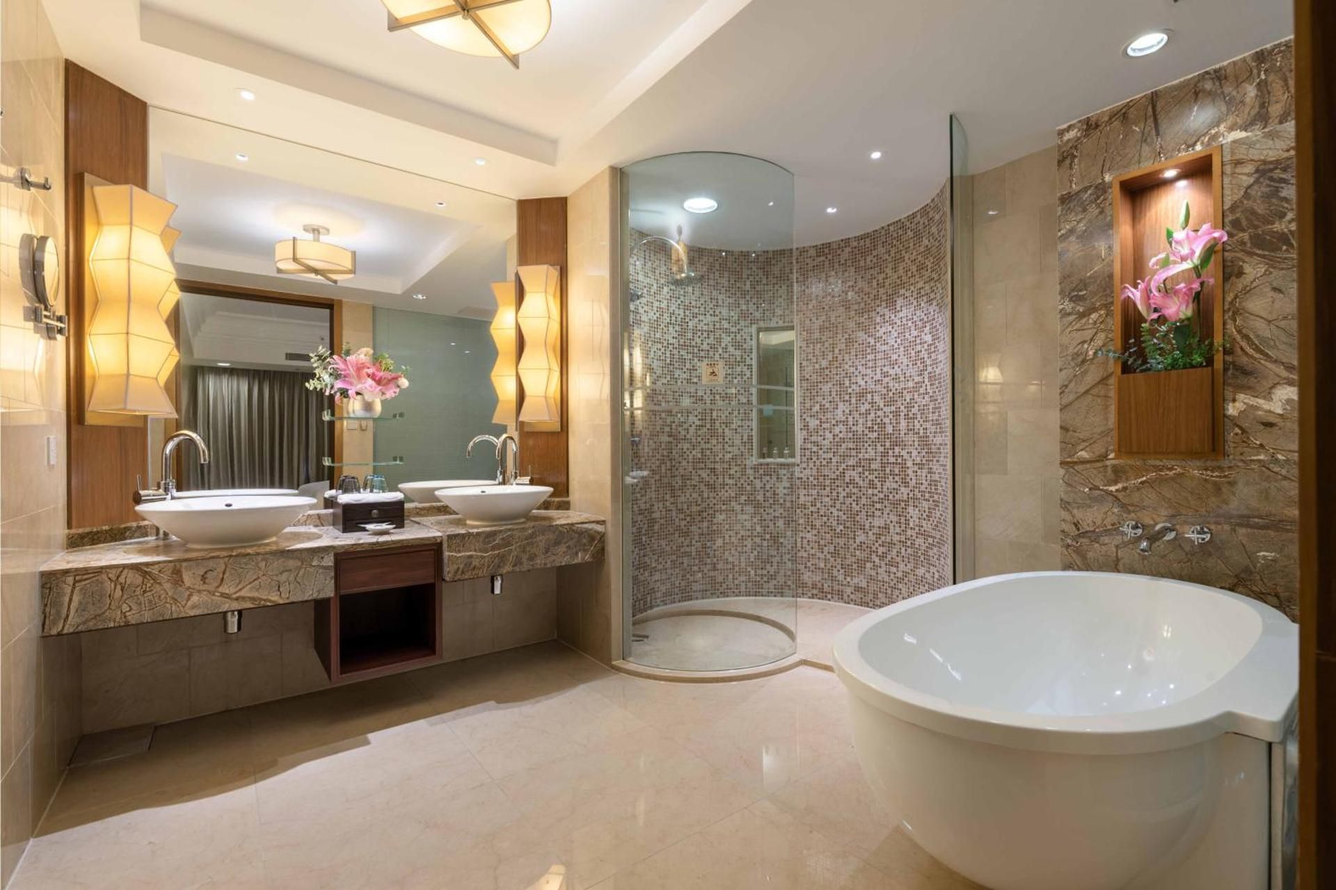 Executive Suite with Lake View
