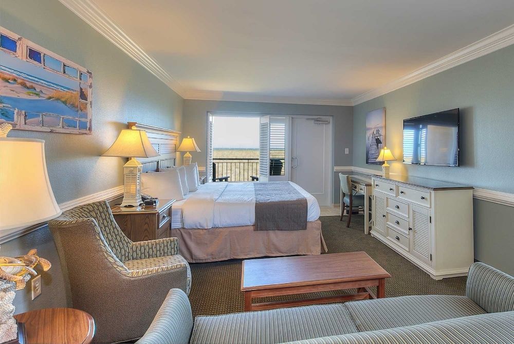 Shutters on the Banks Dune View with 1 King Bed and Private Patio or Balcony in the Tower 2