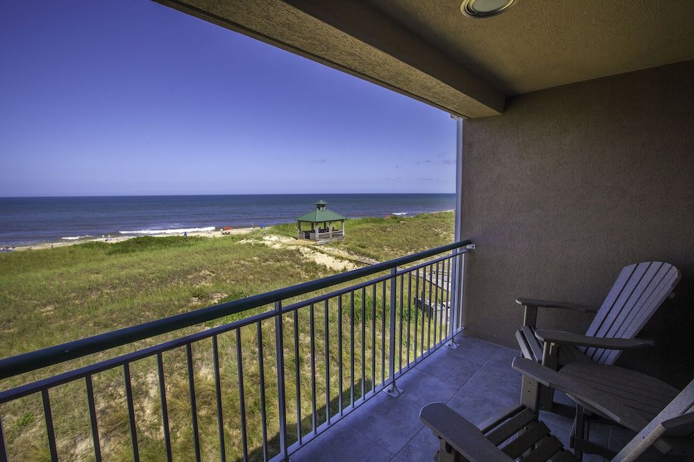 Shutters on the Banks Ocean View with 2 Queen Beds and Private Balcony in the Tower 4