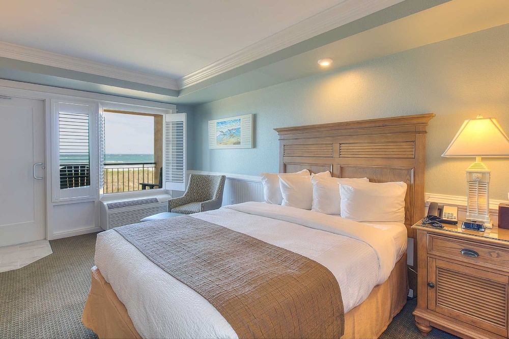 Shutters on the Banks Dune View with 1 King Bed and Private Patio or Balcony in the Tower 3
