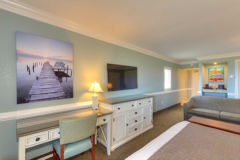 Shutters on the Banks Dune View with 1 King Bed and Private Patio or Balcony in the Tower 8