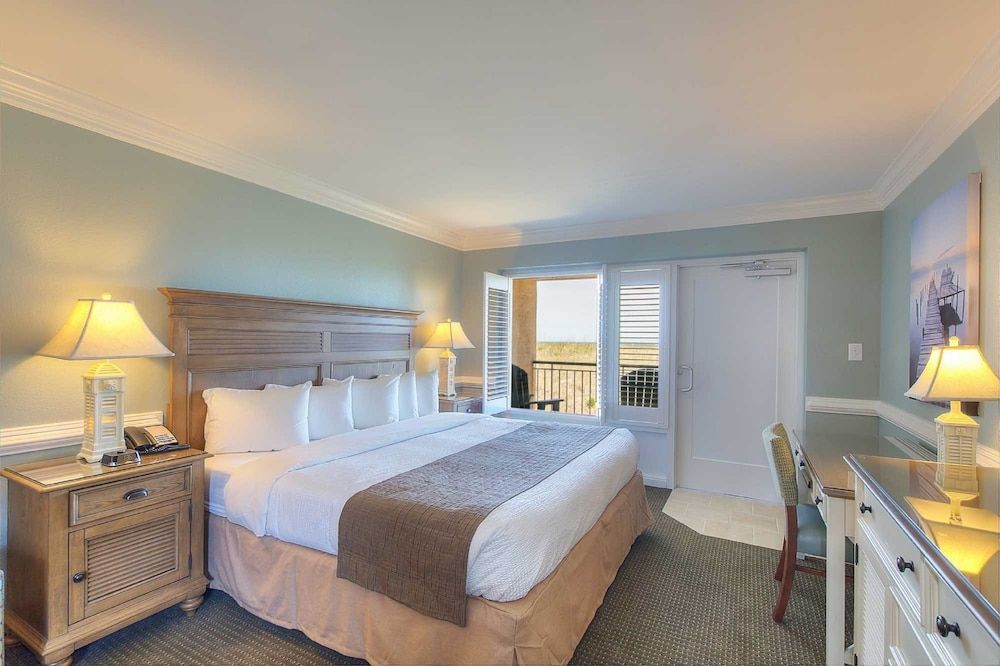 Shutters on the Banks Dune View with 1 King Bed and Private Patio or Balcony in the Tower