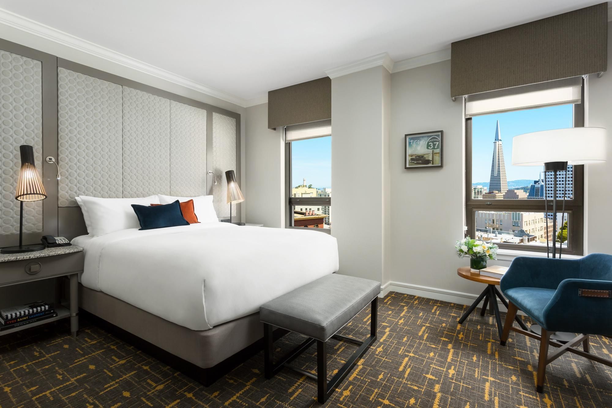 Premier Queen Room with View