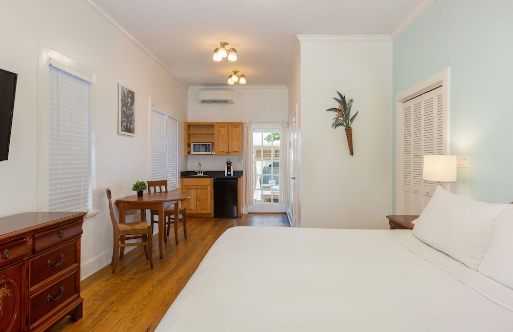 Cabana Jr. Suite