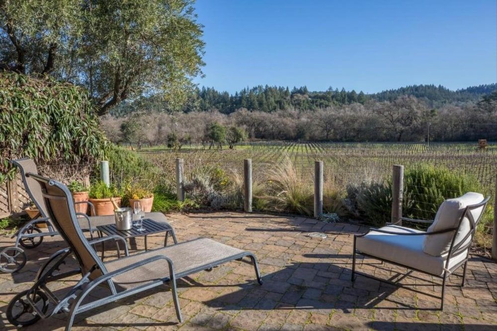 Vineyard View Cottage