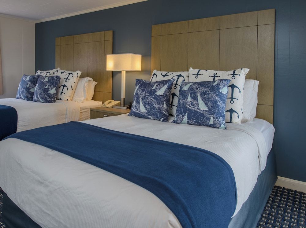 Ocean Street Inn on Hyannis Harbor