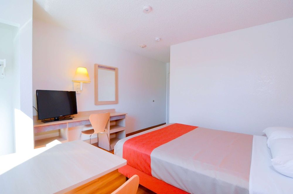 Standard Room, 1 Queen Bed, Non Smoking