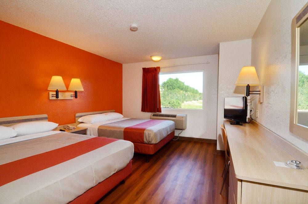 Standard Room, 2 Double Beds, Non Smoking