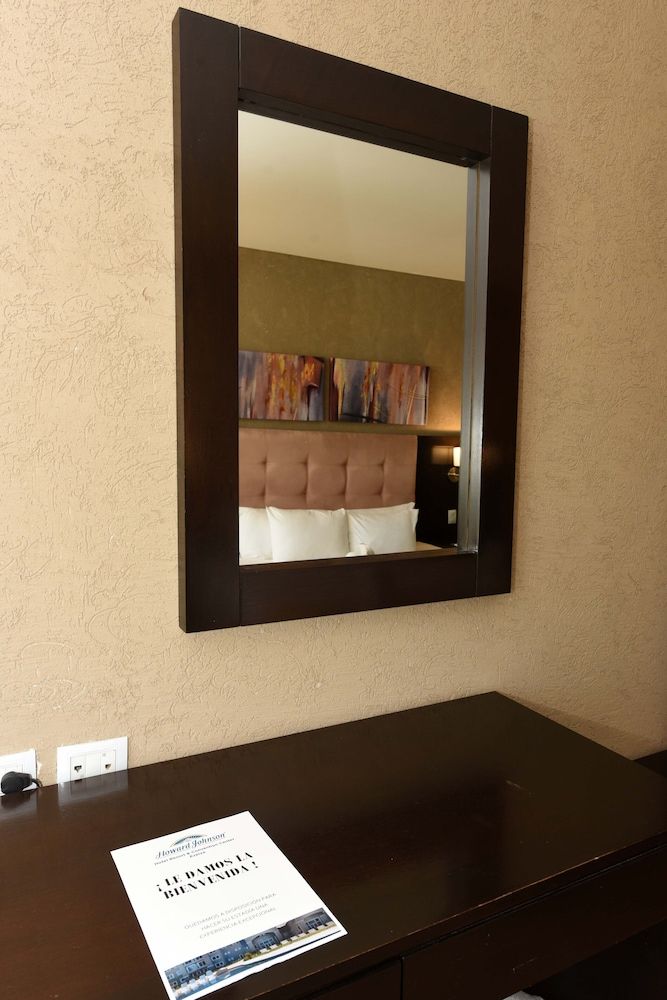 Howard Johnson by Wyndham Ezeiza Convention Center Superior Double Room 4