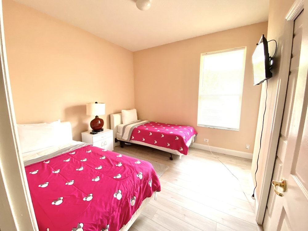 Orlando Select Vacation Homes Sunset Lakes - 4 bedroom House with private pool (3 full bathrooms) 4