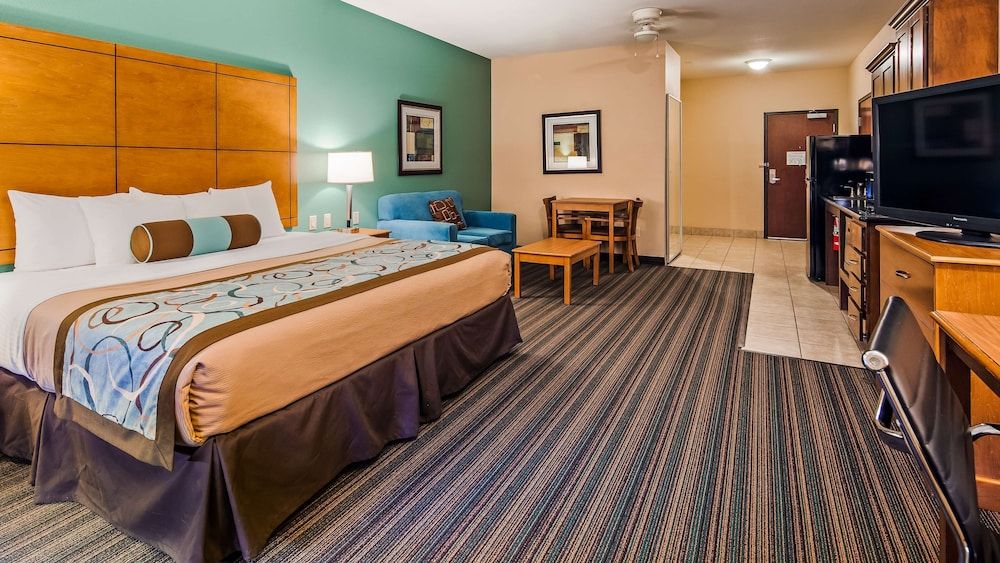 Best Western Plus Seminole Hotel & Suites Standard Room, 1 King Bed, Accessible, Kitchenette