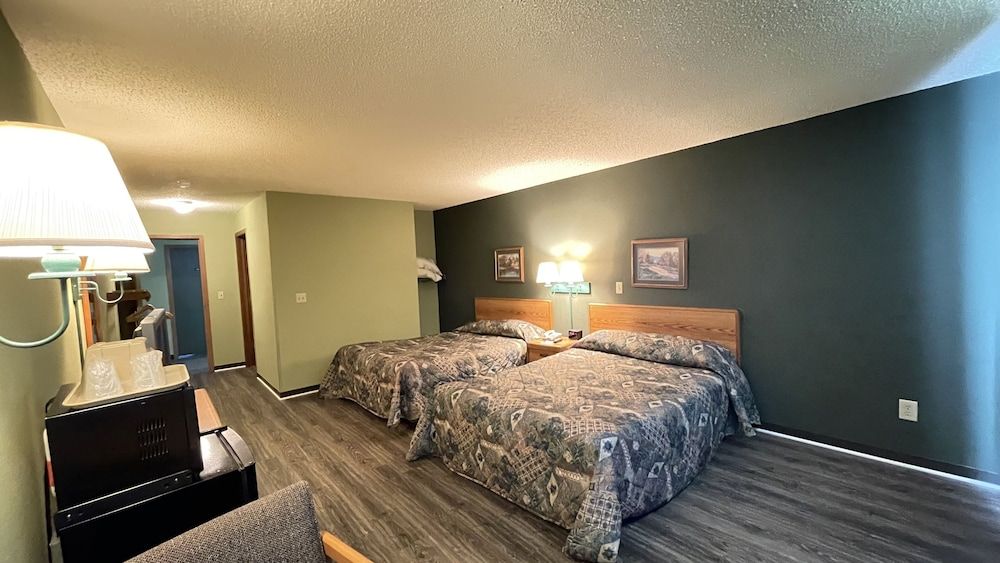 Harbor Lights Lodge Double Queen with City View and Handicap 6